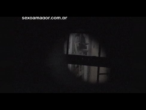 ❤️ Blondie estas sekrete filmita fare de najbara voyeur kaŝita malantaŭ kavaj brikoj ️❌ Sekso ĉe eo.killvs.top ❌️